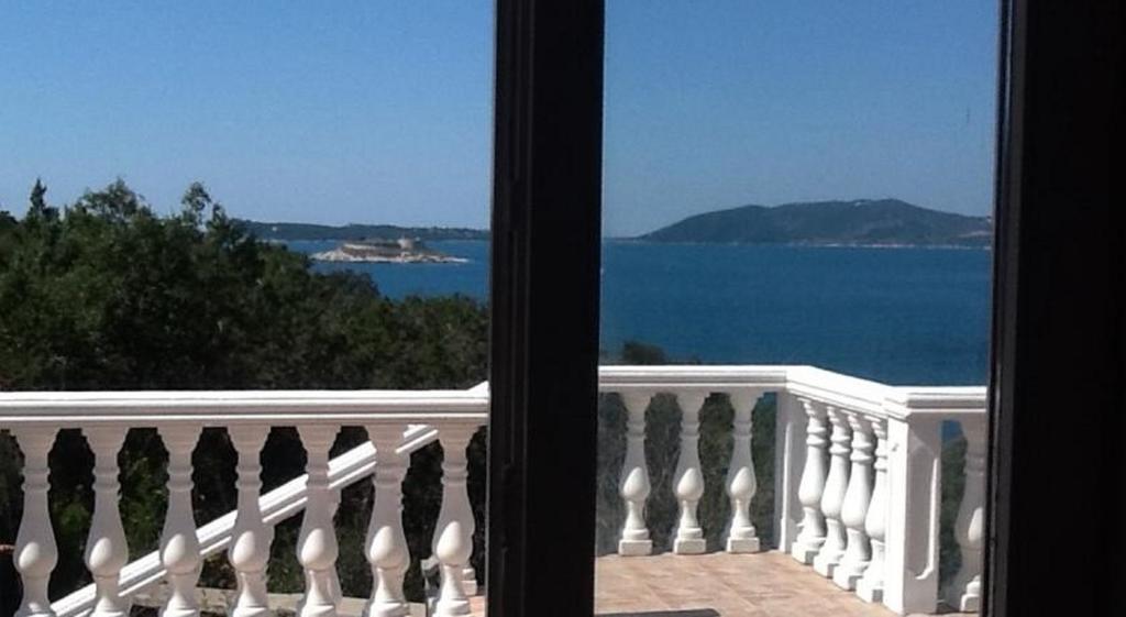 Villa Mirista Luštica Rom bilde
